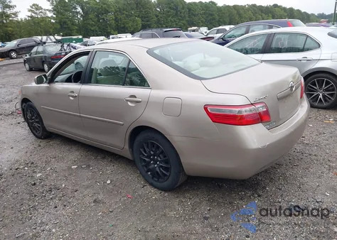 2007 Toyota Camry Le z USA, uszkodzony, nr VIN JTNBE46K073037144